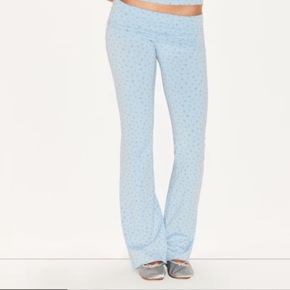 SKIMS Powder Blue Floral Fold Over Pants - Picture 1 of 1